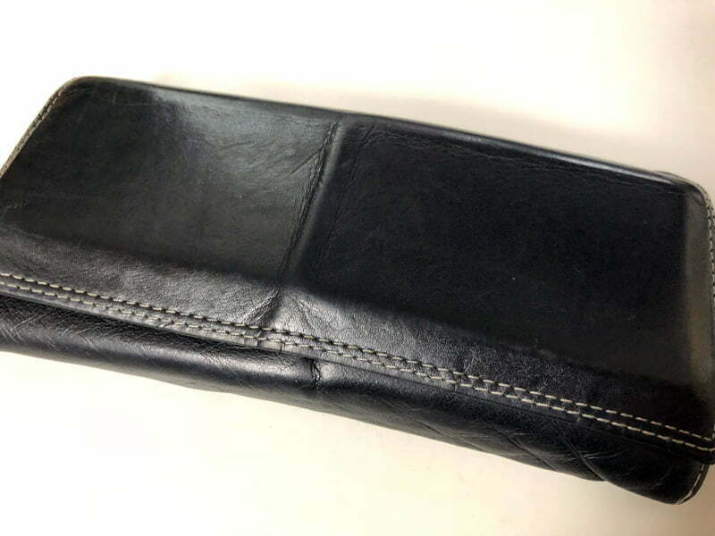 紛失した財布であり、見つかった財布
