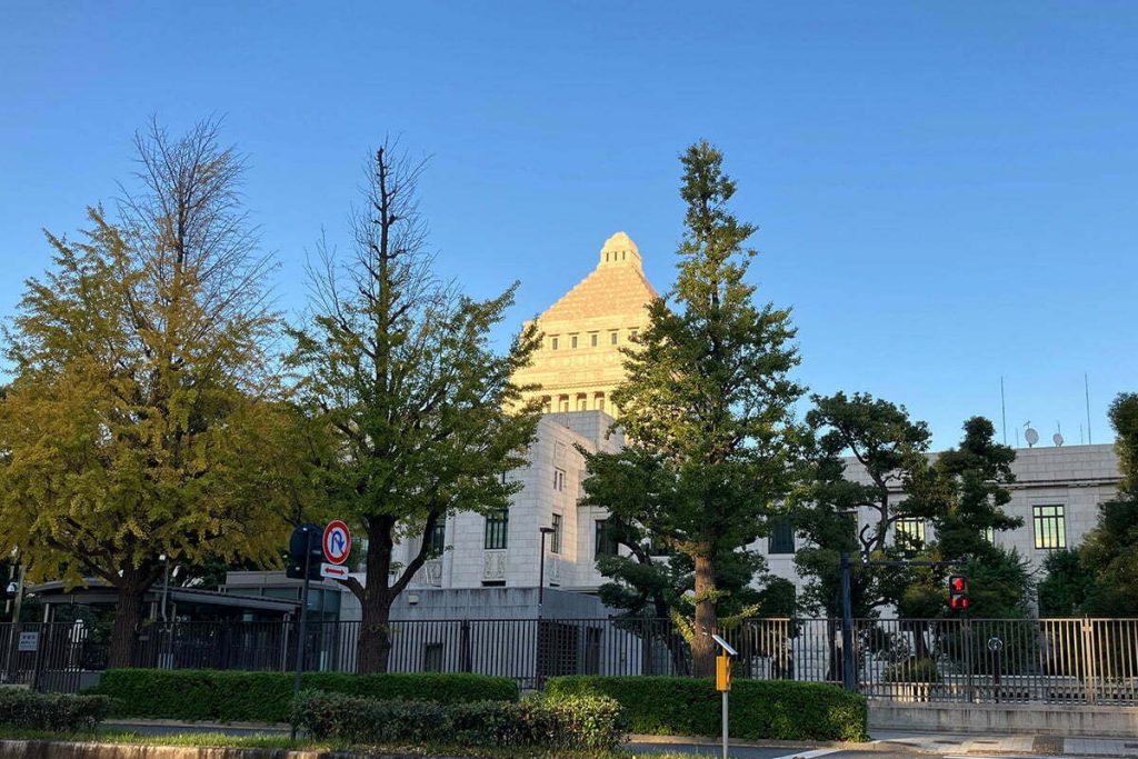 国会が開いているときは、全然雰囲気が違う議事堂周辺